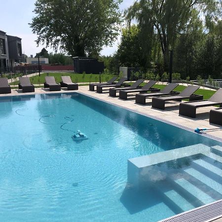 25H Spa-Residenz Best Sleep Privat Garden & Pools Neusiedl am See Bagian luar foto