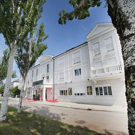25H Spa-Residenz Best Sleep Privat Garden & Pools Neusiedl am See Bagian luar foto