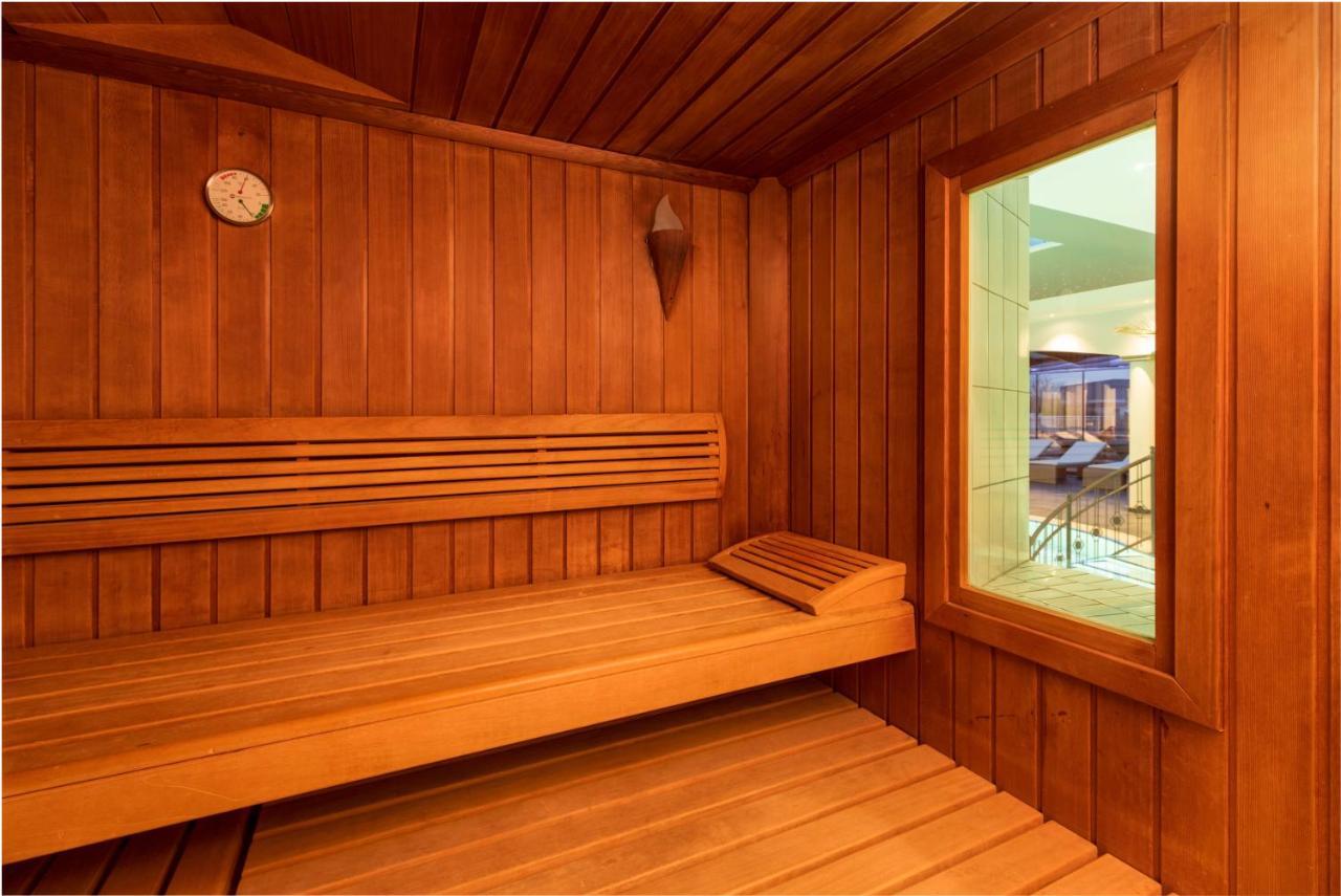 25H Spa-Residenz Best Sleep Privat Garden & Pools Neusiedl am See Bagian luar foto