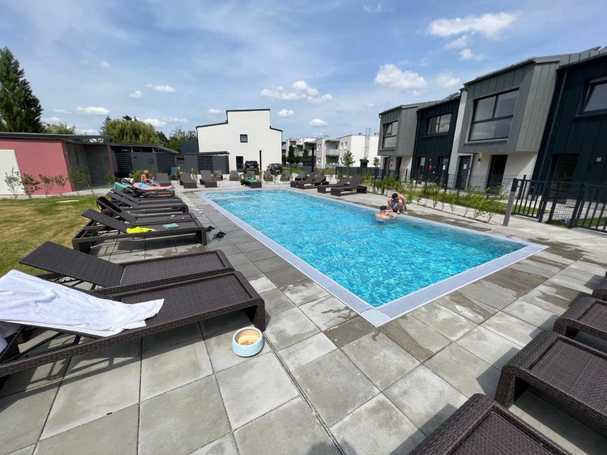 25H Spa-Residenz Best Sleep Privat Garden & Pools Neusiedl am See Bagian luar foto