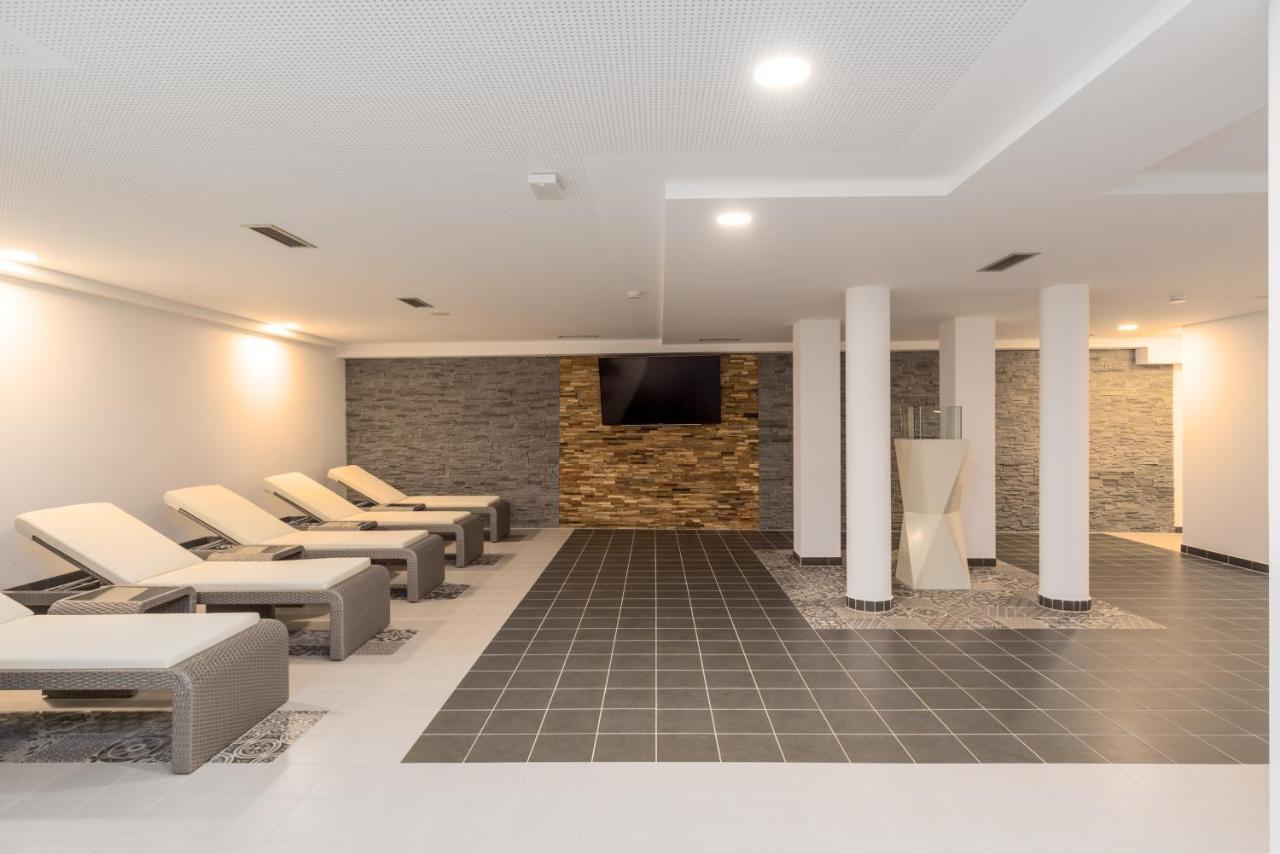 25H Spa-Residenz Best Sleep Privat Garden & Pools Neusiedl am See Bagian luar foto
