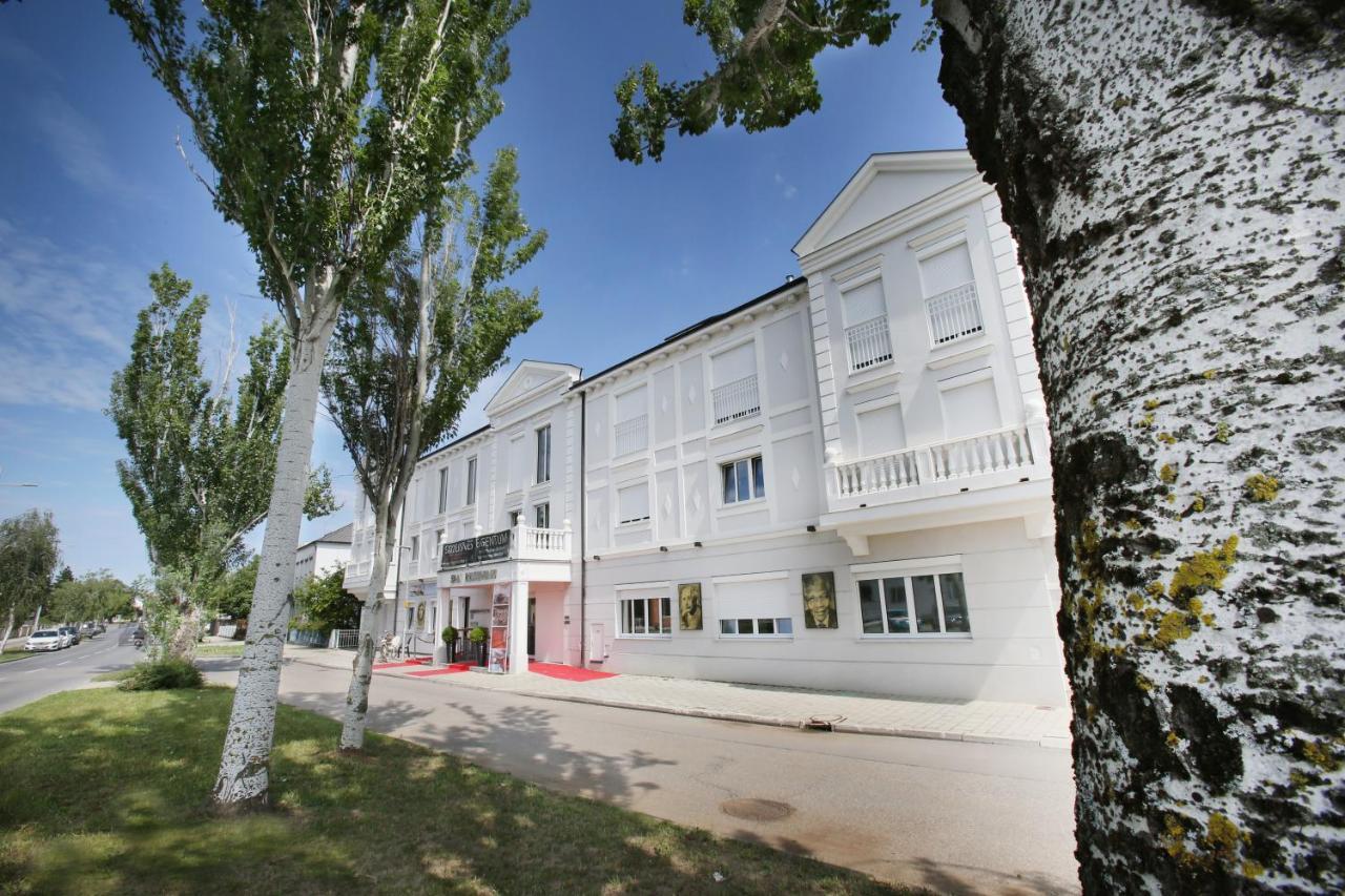 25H Spa-Residenz Best Sleep Privat Garden & Pools Neusiedl am See Bagian luar foto