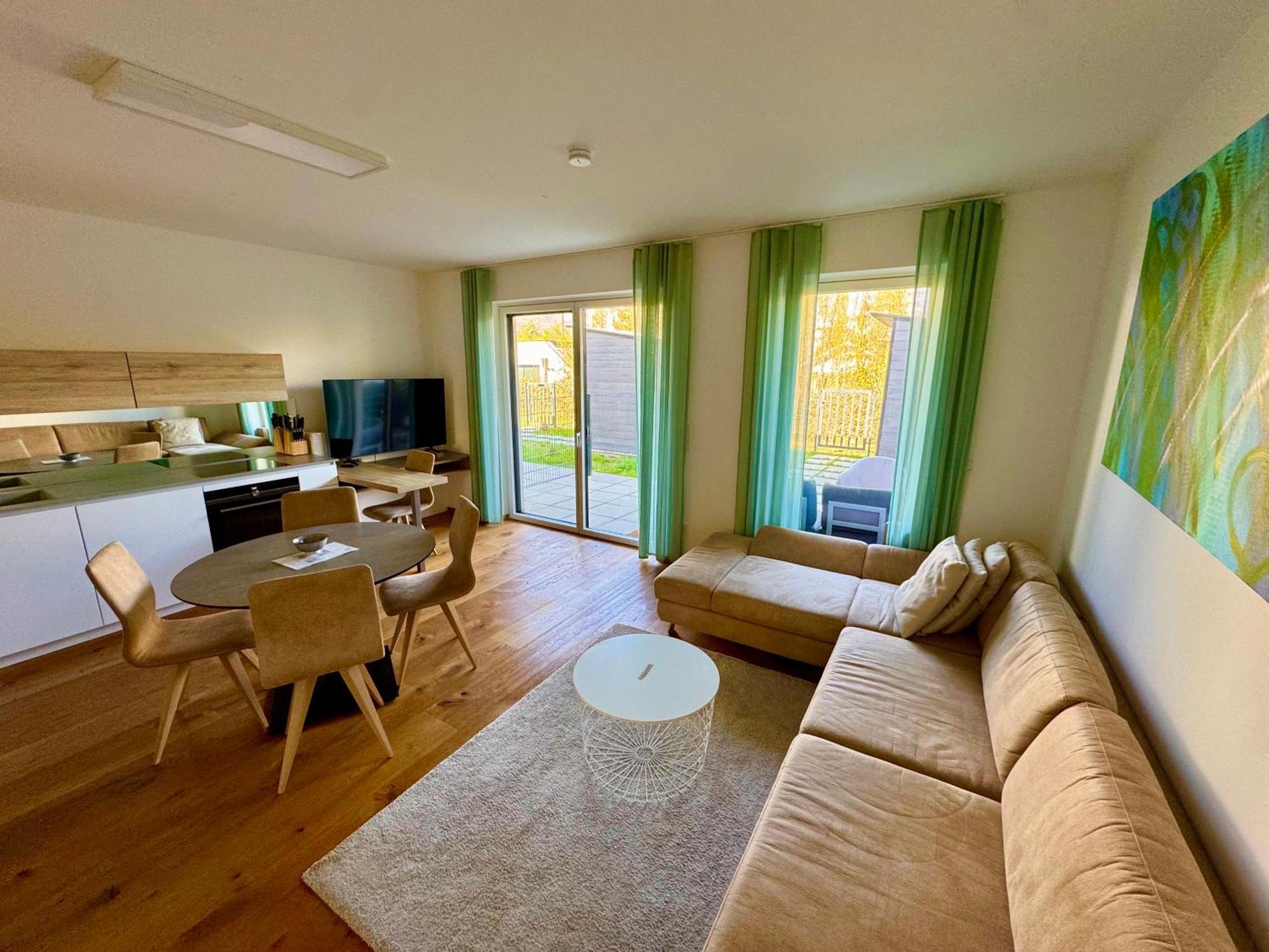 25H Spa-Residenz Best Sleep Privat Garden & Pools Neusiedl am See Bagian luar foto